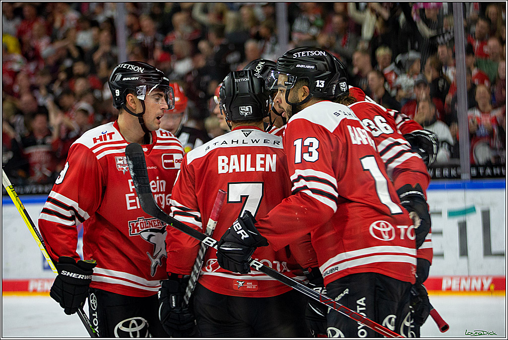 PENNY DEL; Koelner Haie- Straubing Tigers; Koeln, 09.10.2022